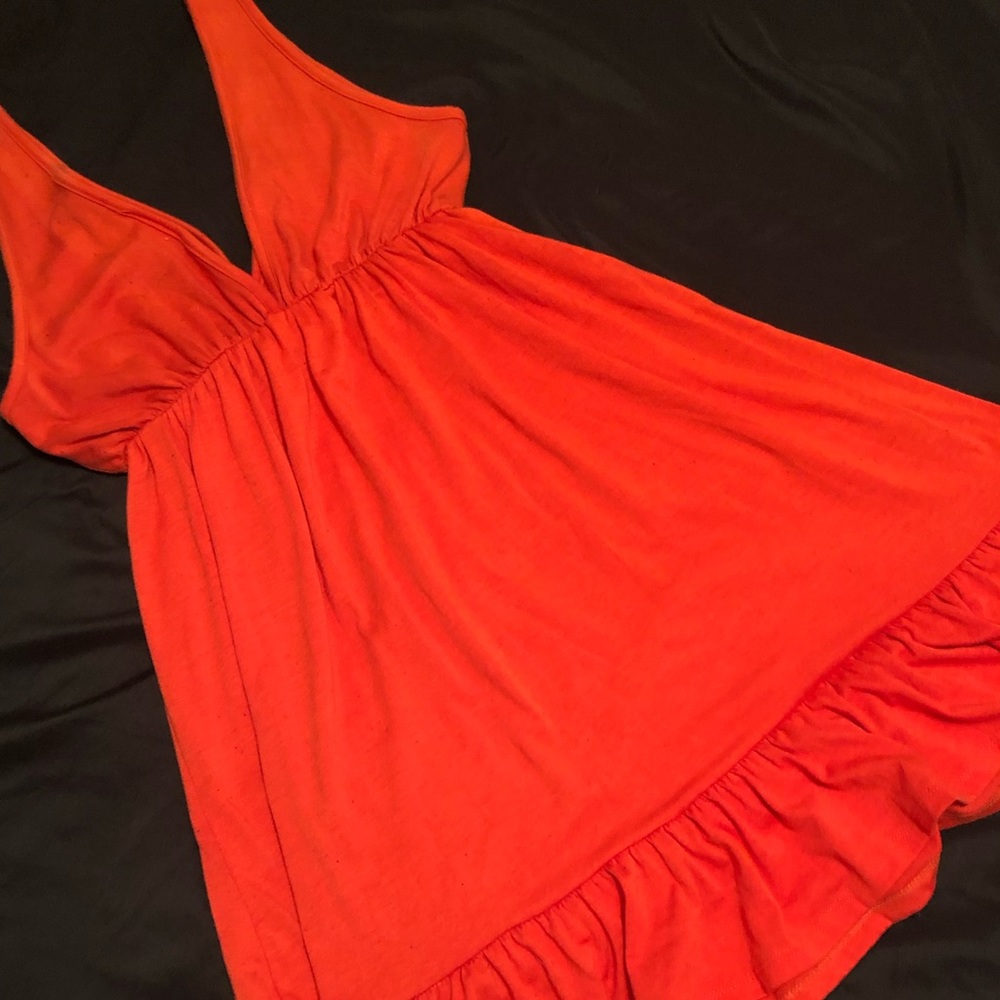 Orange v-chest dress with ruffles
